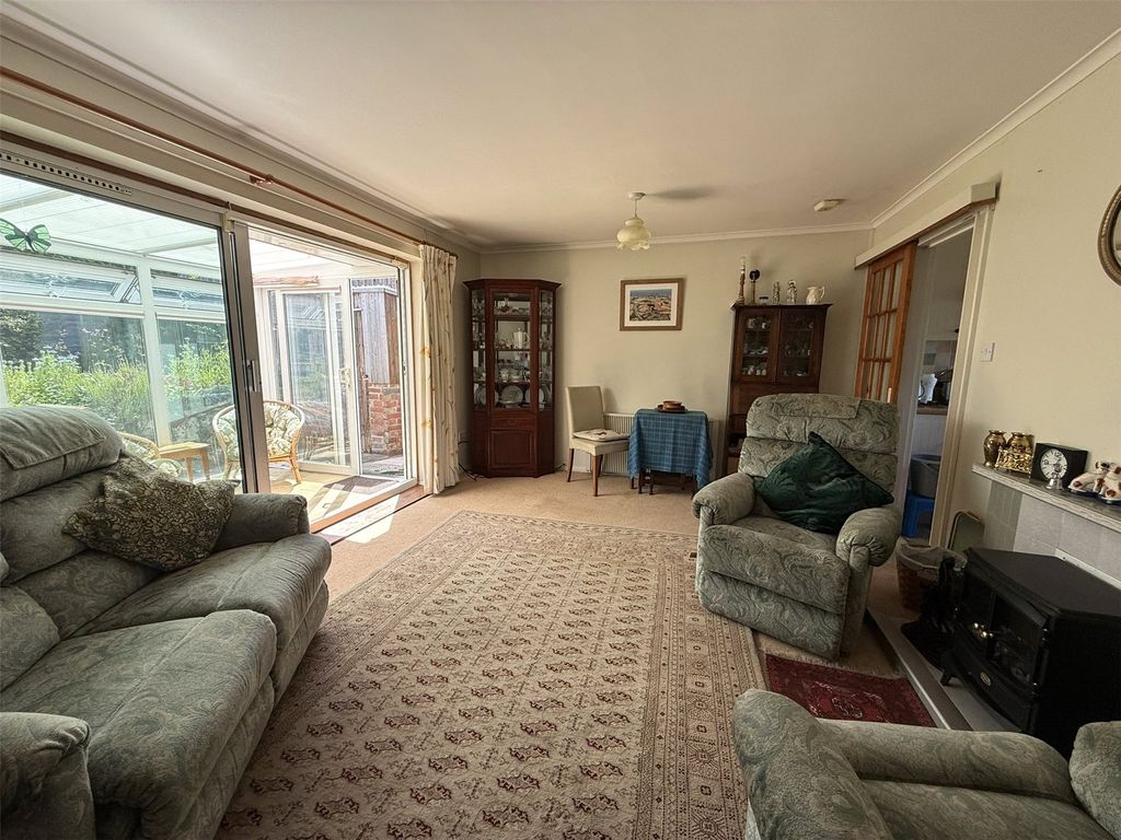 Property photo 2 of 10 Sitting Room