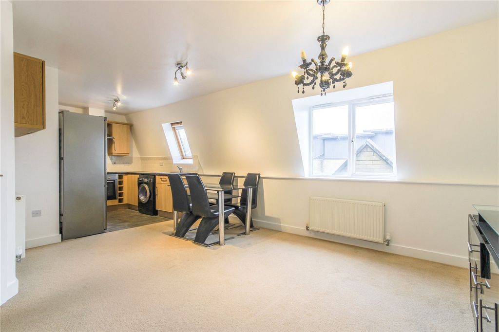Property photo 2 of 11 Picture No. 13