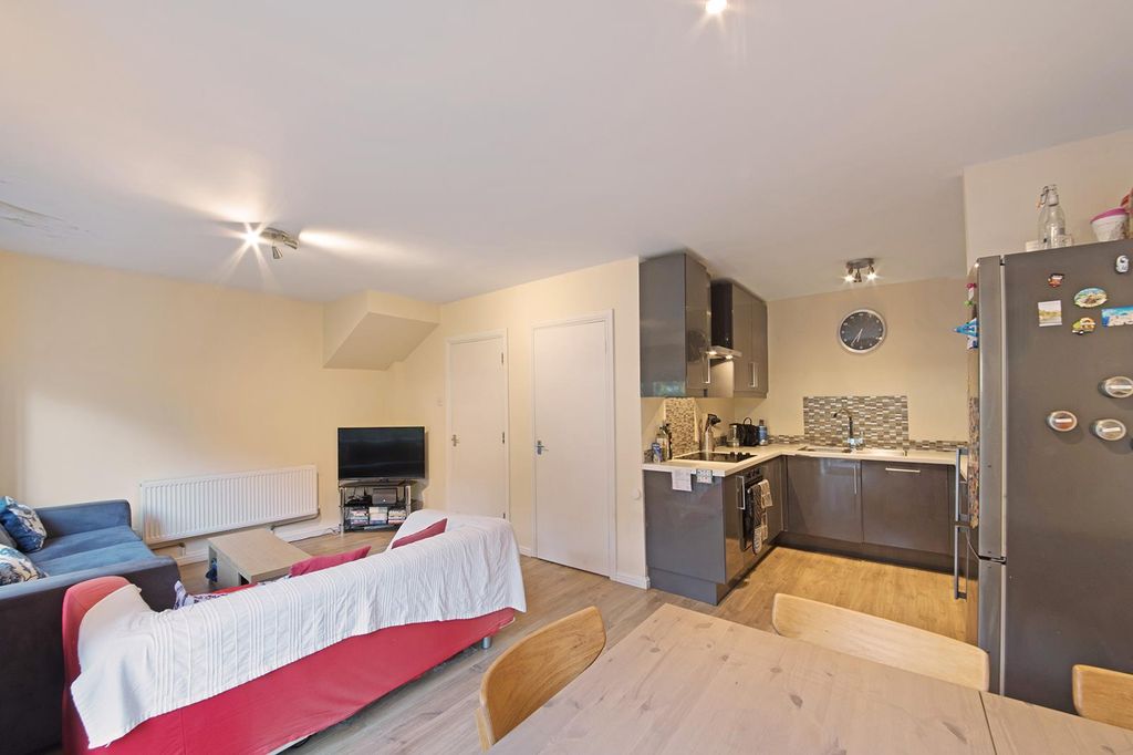 Property photo 3 of 19 Printers Mews, 54-10.Jpg