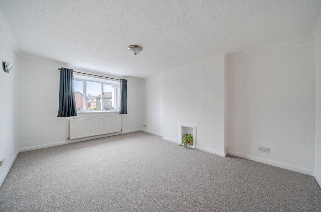 Property photo 3 of 9