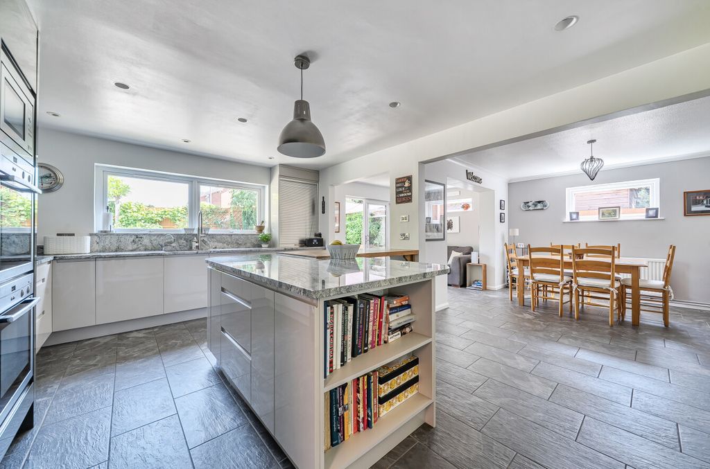 Property photo 2 of 24 2 - 1479901-11-6A3Abe...