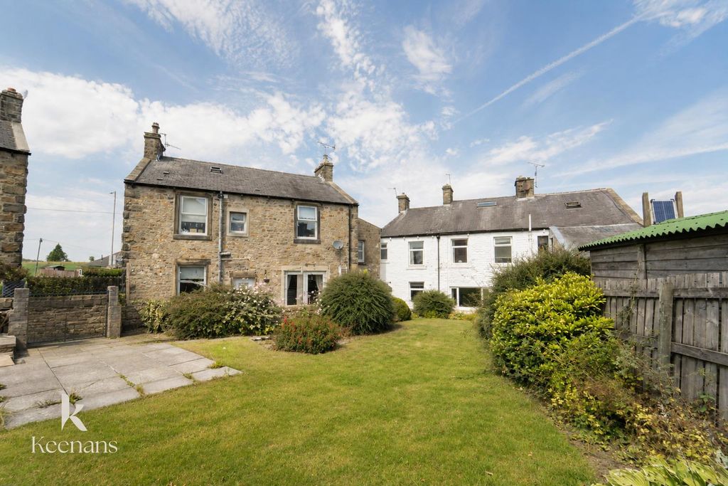 Property photo 1 of 42