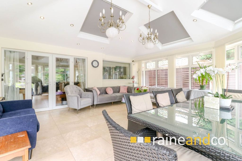 Property photo 3 of 72