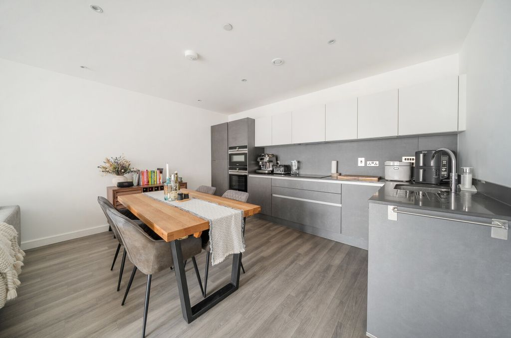 Property photo 2 of 19 1420412-13-69Aad0...