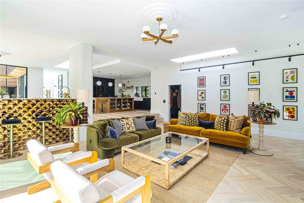 Property photo 3 of 27 Picture No. 33