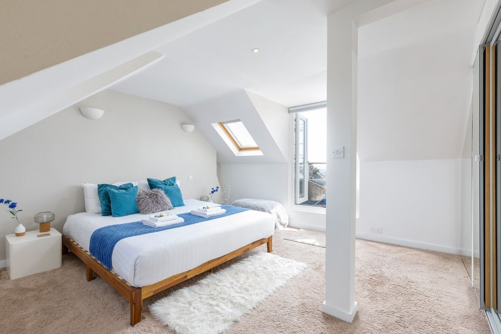 Property photo 2 of 14 5356681