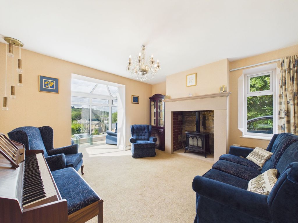 Property photo 2 of 34 Sitting Room
