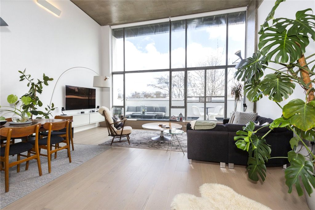 Property photo 1 of 23 Open Plan Living