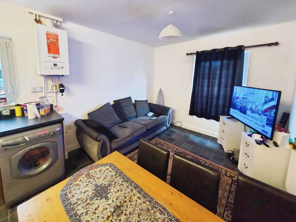 Property photo 3 of 10 Picture No. 12