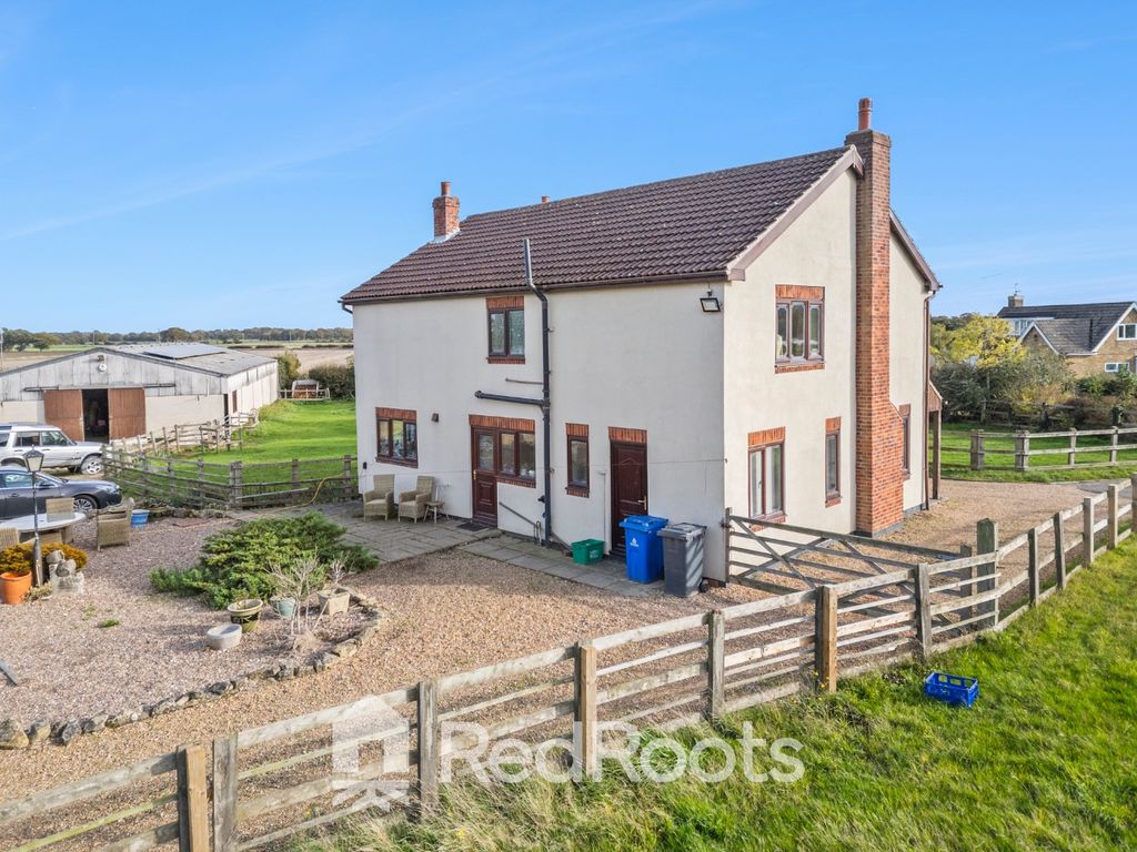 Property photo 2 of 50 4590023