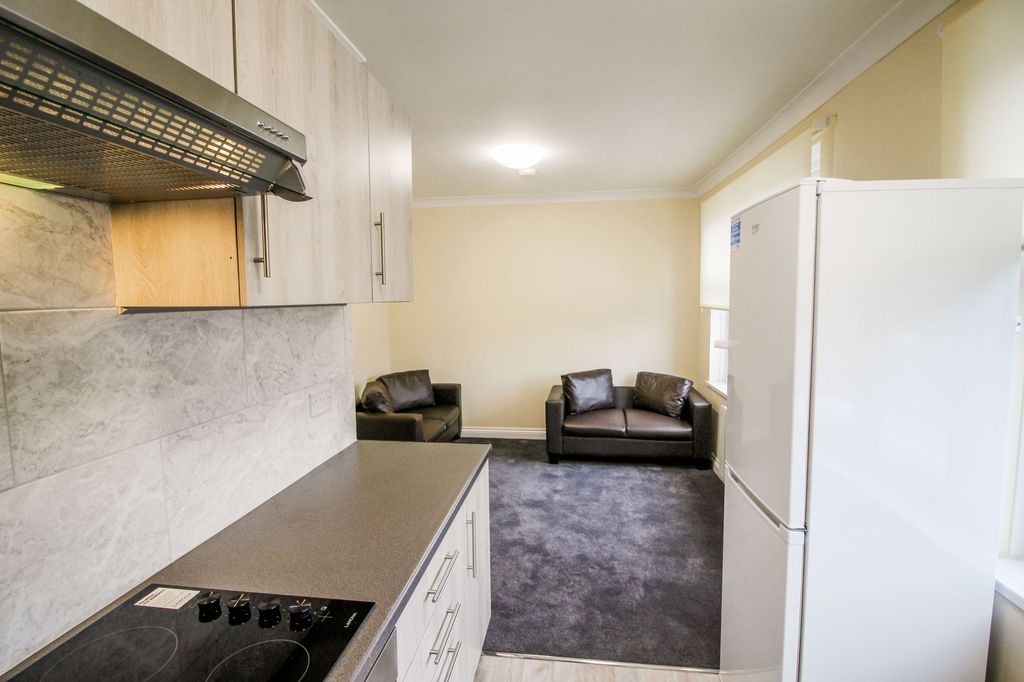 Property photo 2 of 7