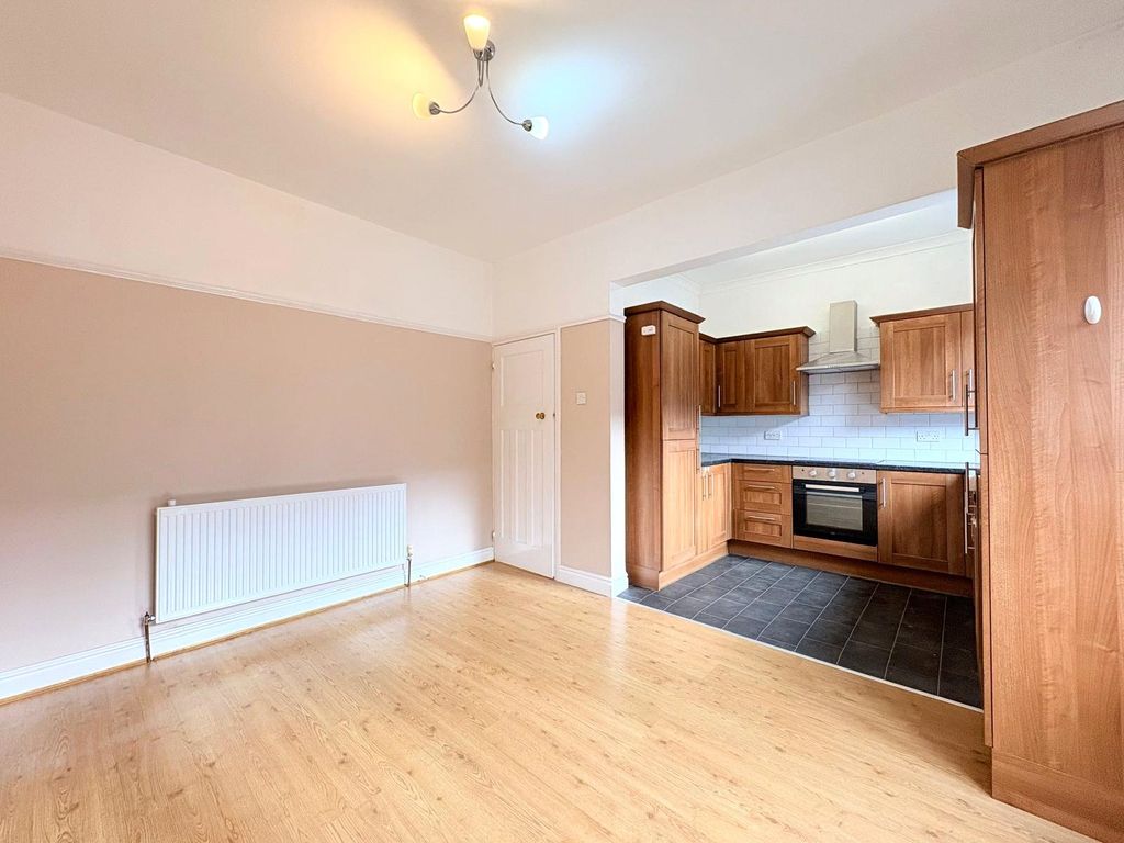 Property photo 3 of 9 Picture No. 05