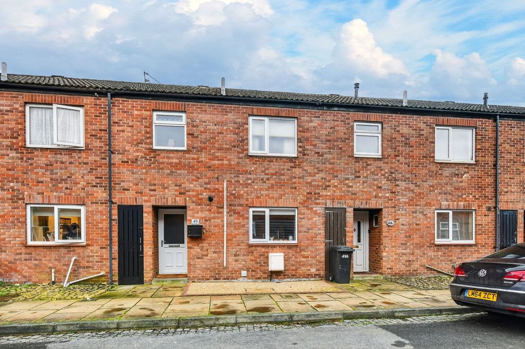 Property photo 1 of 11