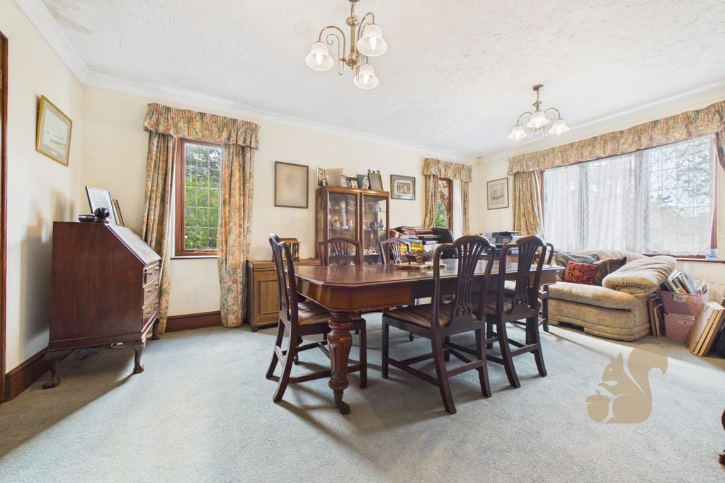 Property photo 3 of 27