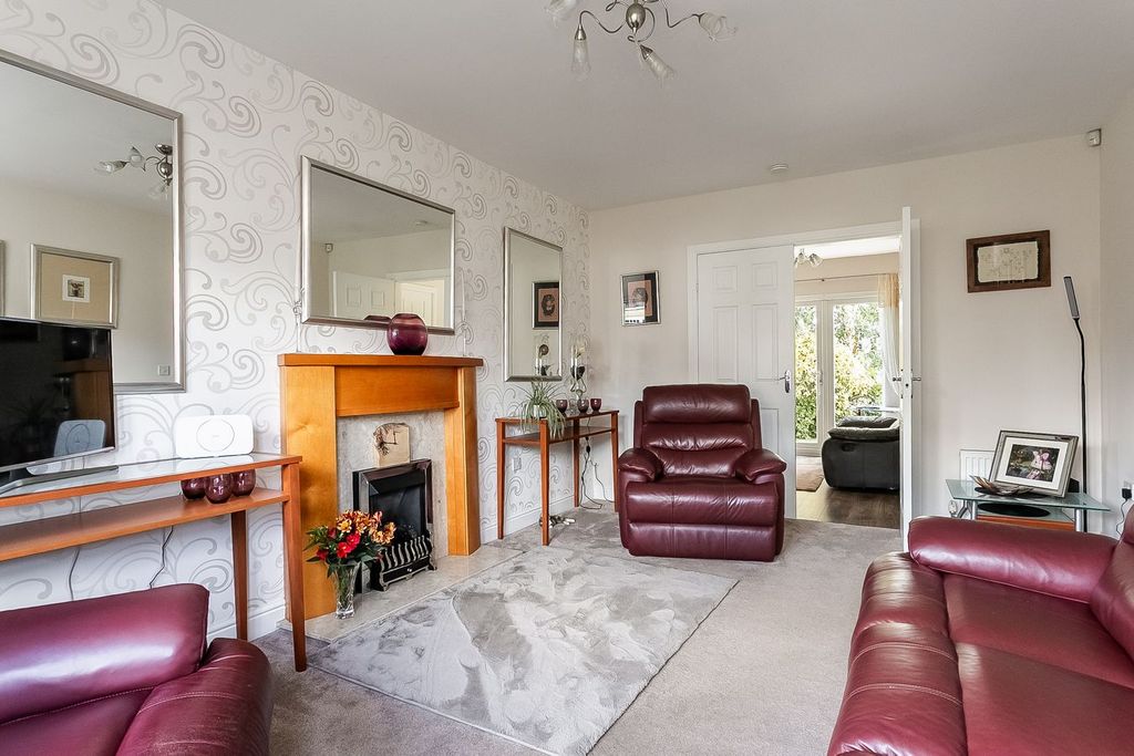 Property photo 3 of 33