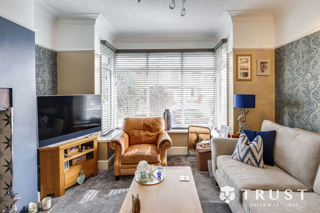 Property photo 3 of 42