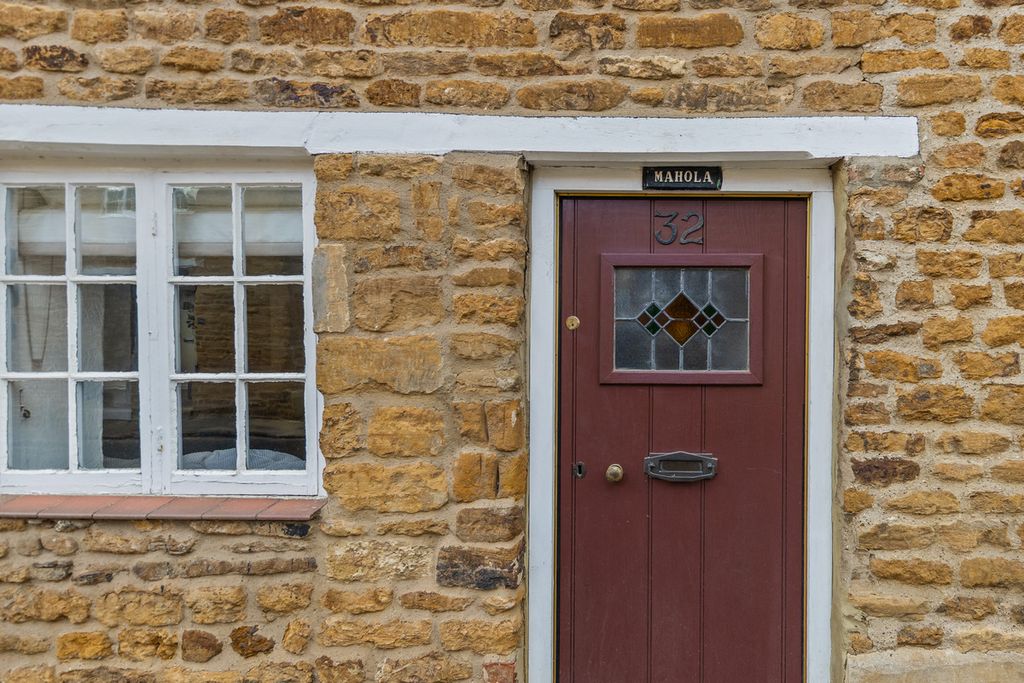Property photo 2 of 23