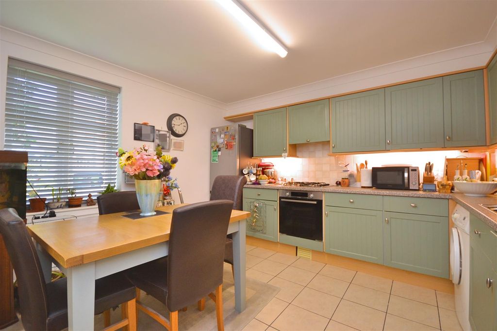 Property photo 3 of 8 0102 (1).Png