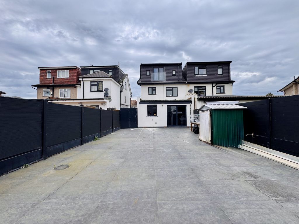 Additional image 21 of 4 bed semi-detached house for saleWeymouth Road, Hayes UB4