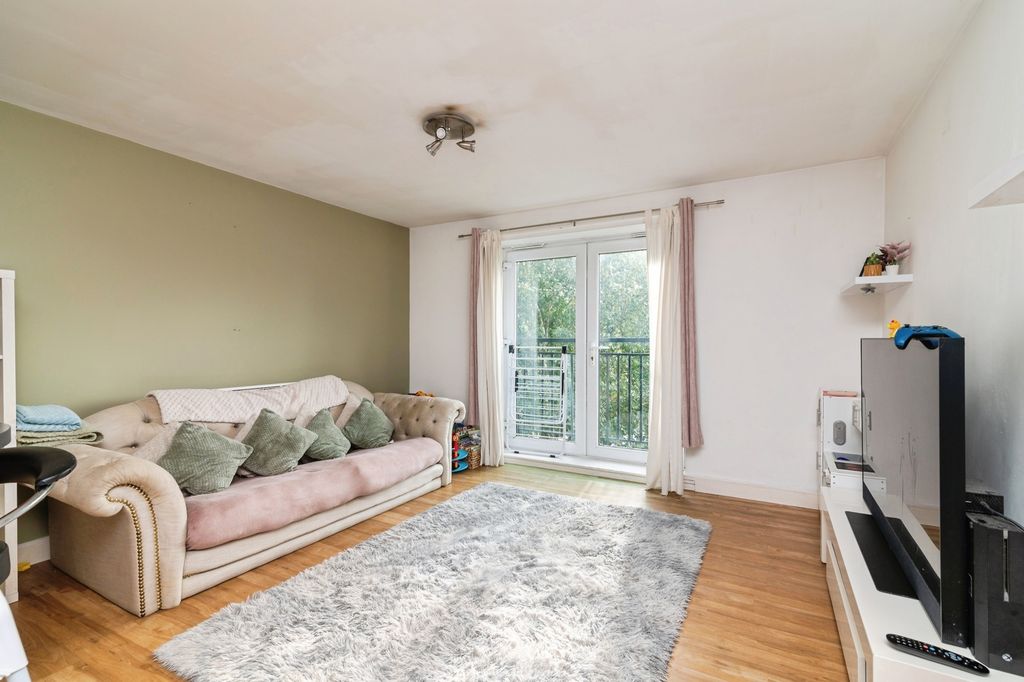 Property photo 2 of 18 Photo