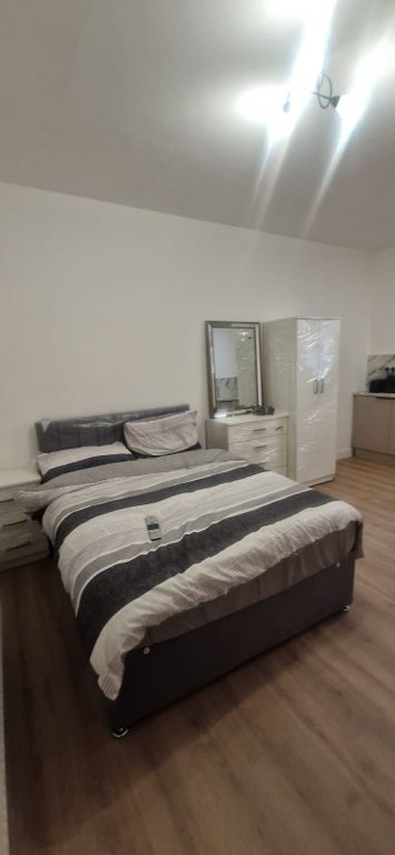 Property photo 1 of 5 1 Bed Room - Self Contained (Bills Inc)
