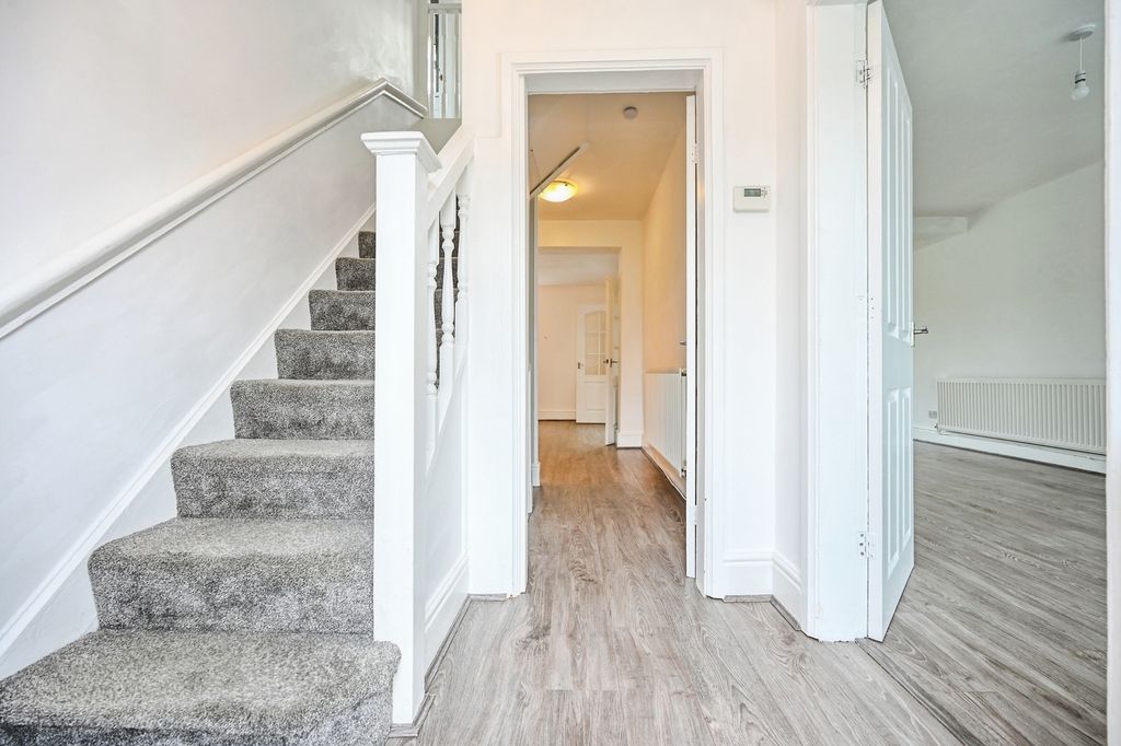 Property photo 2 of 16 Photo