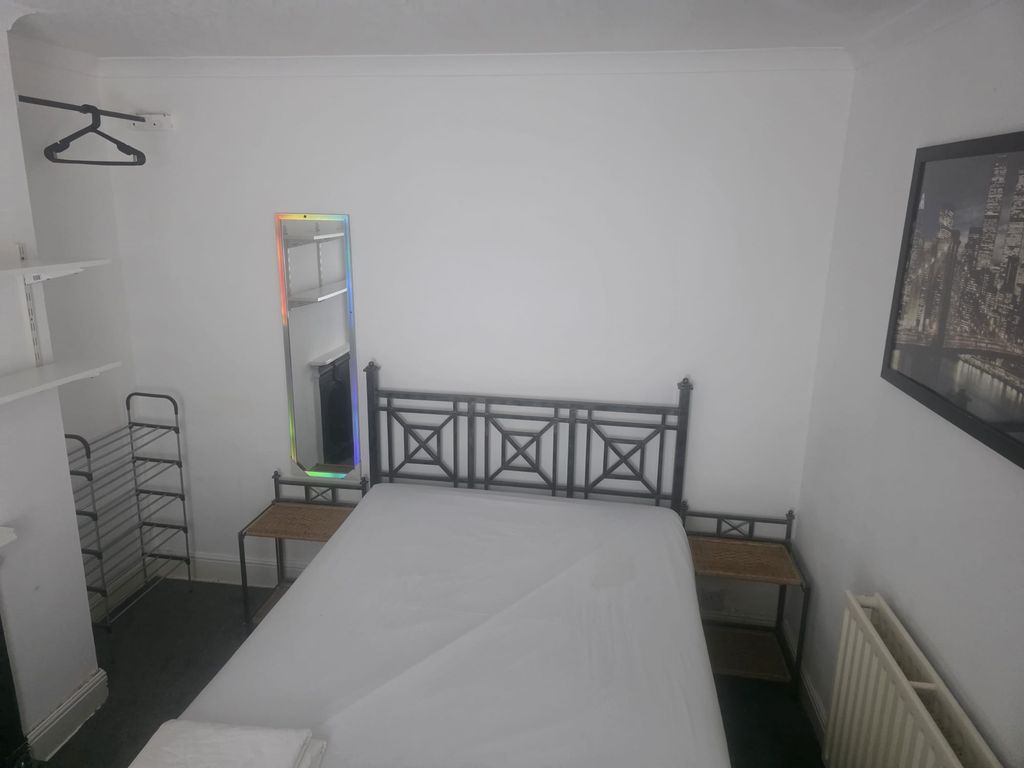 Property photo 2 of 3