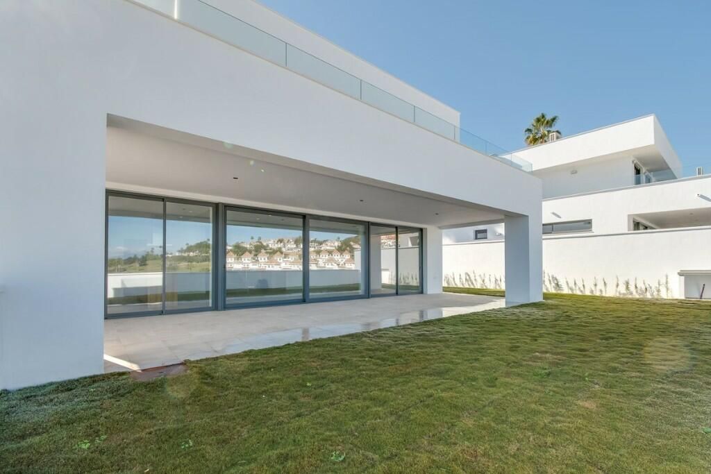 Property photo 1 of 3