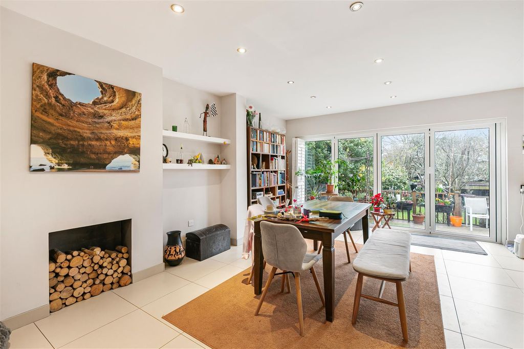 Property photo 2 of 44