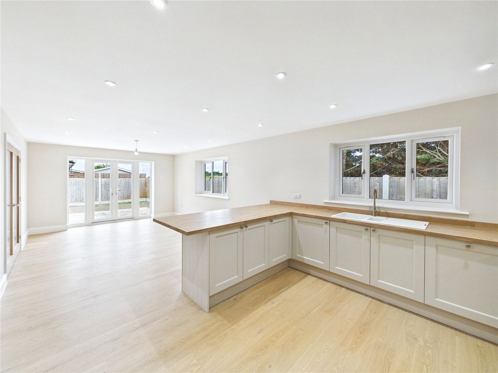 Property photo 3 of 13 Picture No. 02