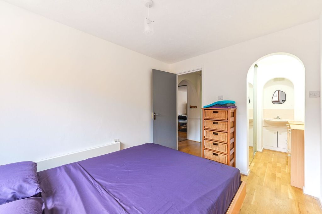 Property photo 3 of 9