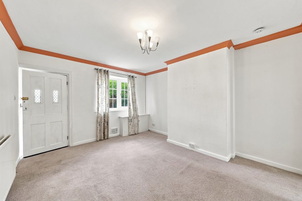 Property photo 3 of 11 Sitting Room