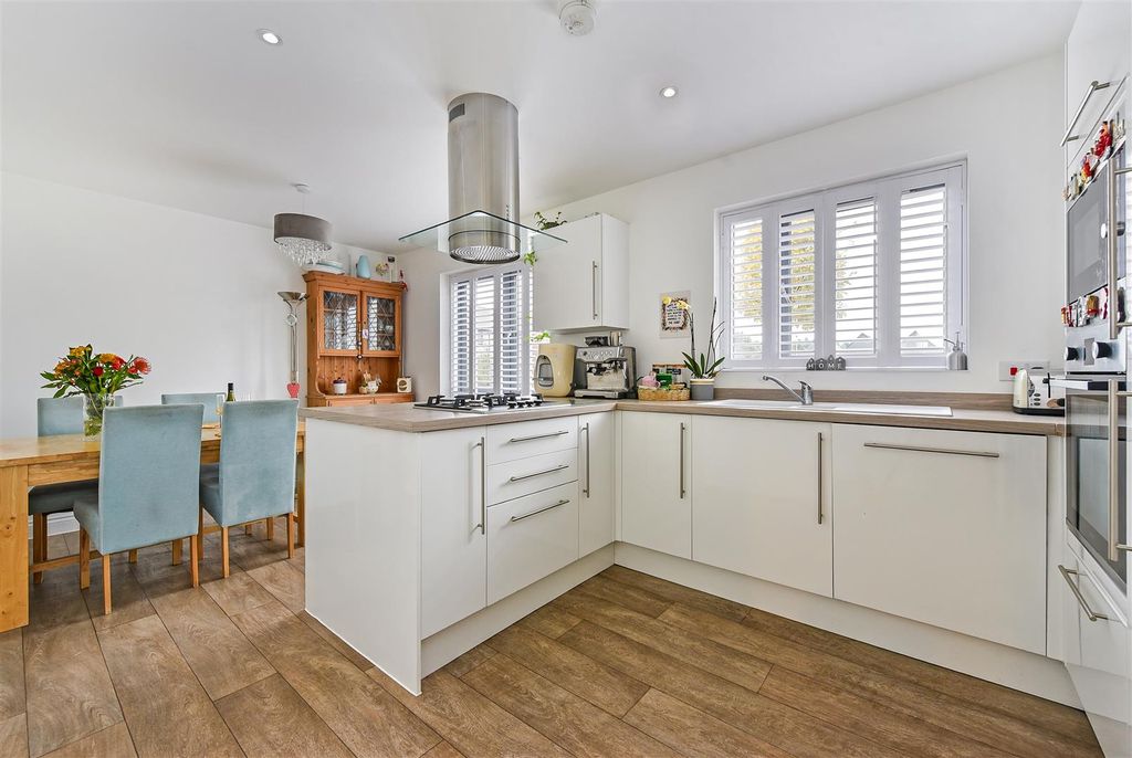 Property photo 2 of 25 Sketch_Ph38_6287541.Jpg