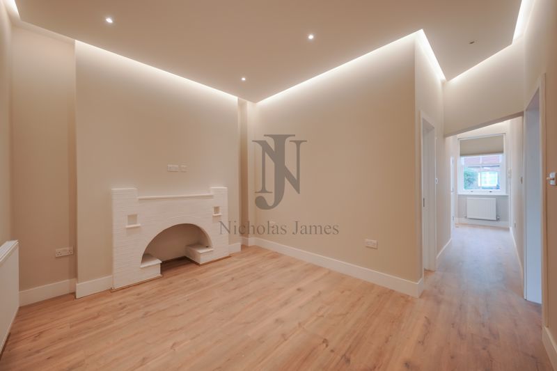 Property photo 1 of 19 Photo 11