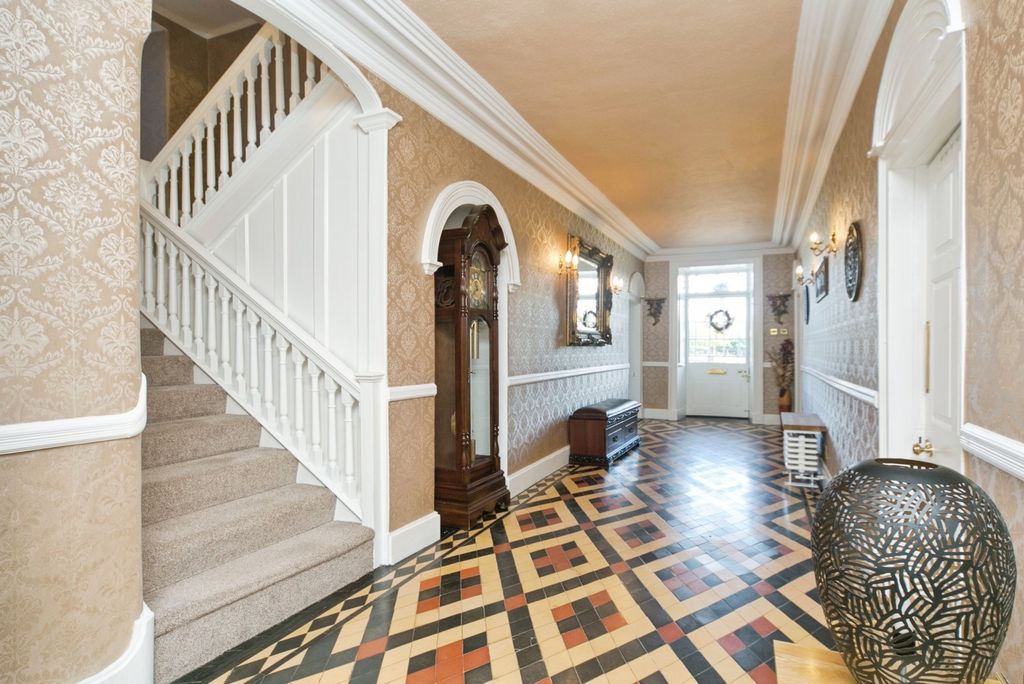 Property photo 2 of 47 Pbox-Img.Jpg