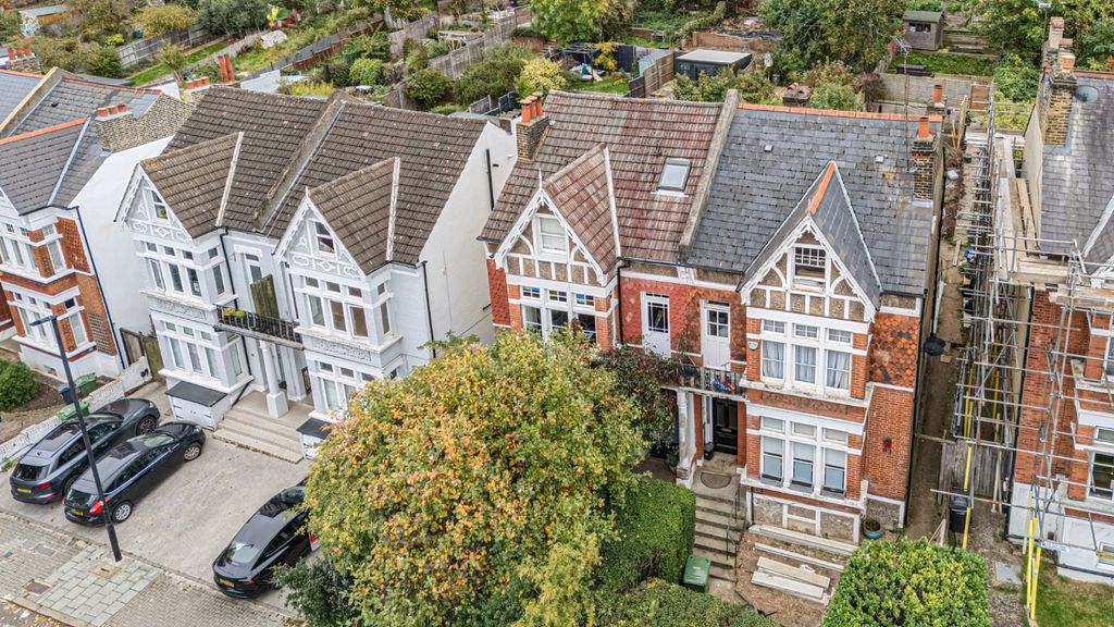 Property photo 2 of 21 Picture No. 31