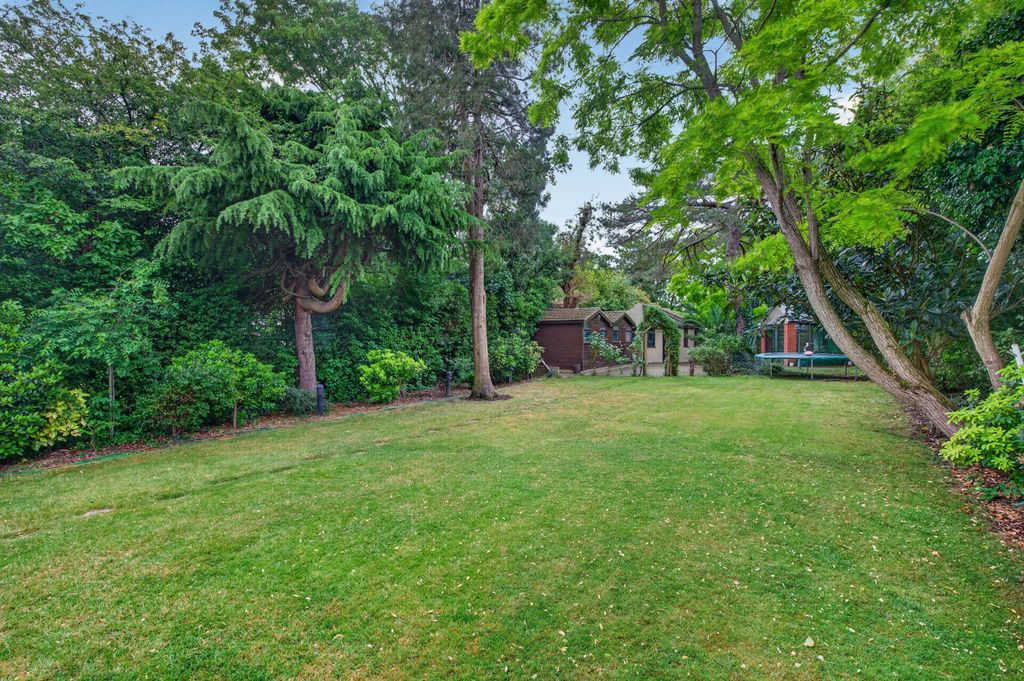 Property photo 2 of 31