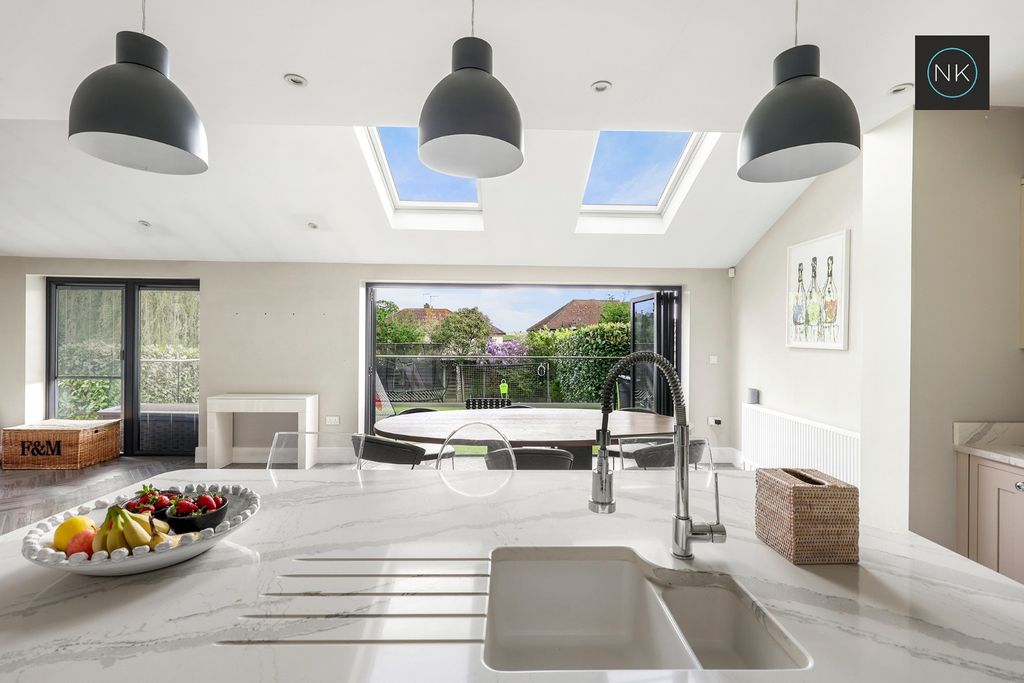 Property photo 2 of 33 5086654