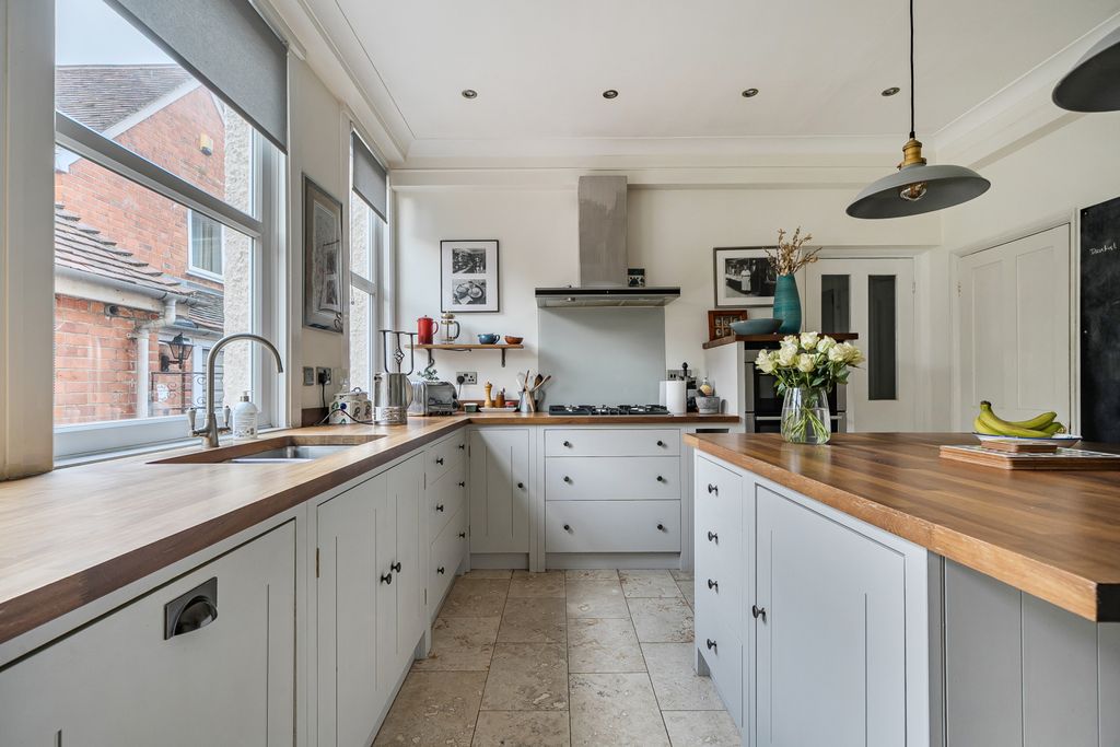 Property photo 3 of 39 Picture No. 05