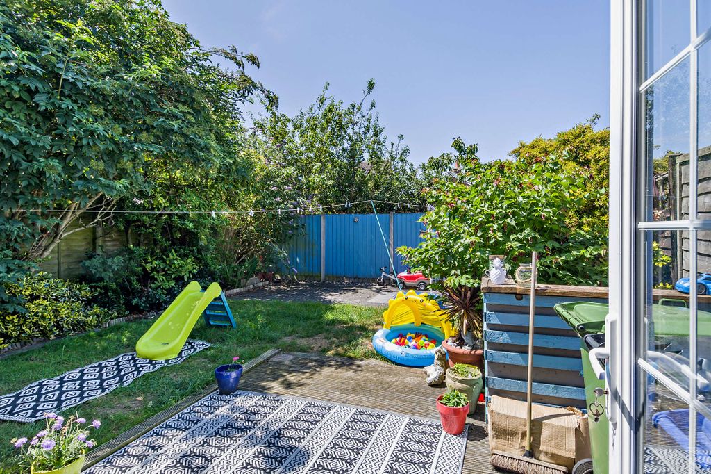 Property photo 3 of 25