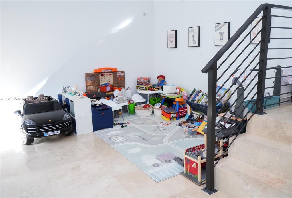 Property photo 3 of 19 <Alttext/>