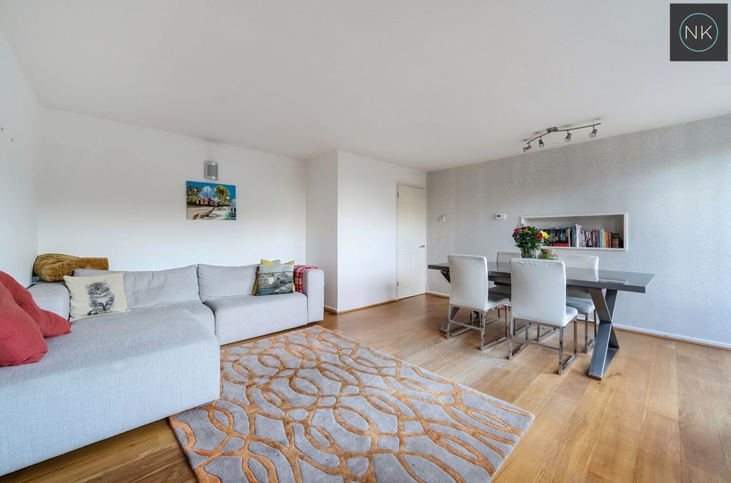 Property photo 2 of 28 3758515