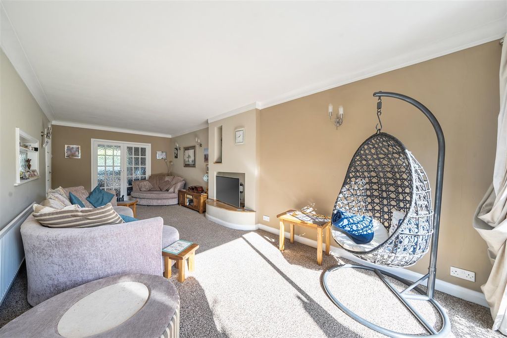 Property photo 3 of 12 Baldwins Lane - Lounge 1.Jpg