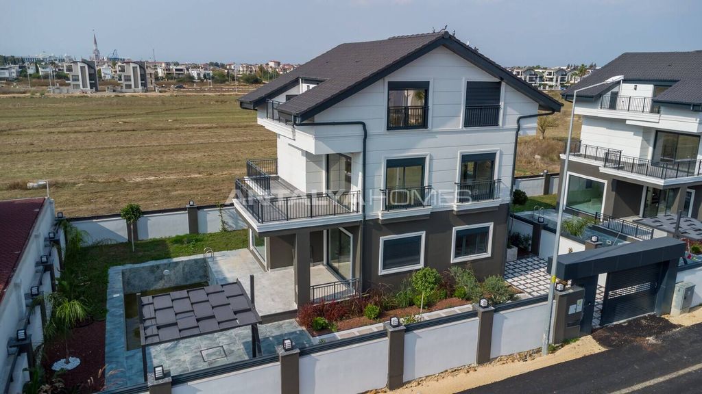 Property photo 3 of 79