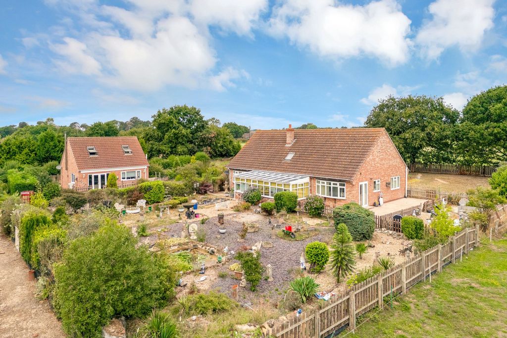 Property photo 3 of 31