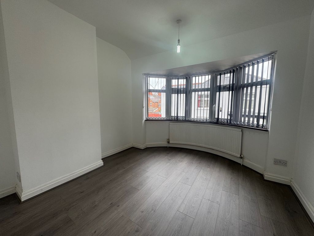 Property photo 3 of 12 Image