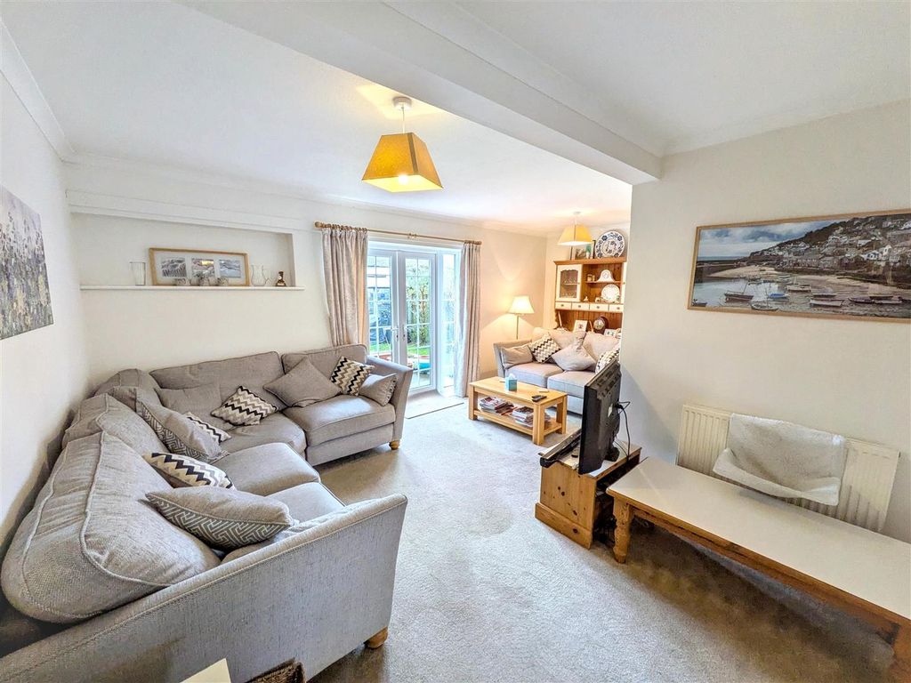 Property photo 3 of 19 Living Room