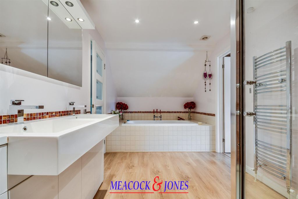 Additional image 18 of 5 bed detached house for saleHillwood Grove, Hutton Mount, Brentwood CM13