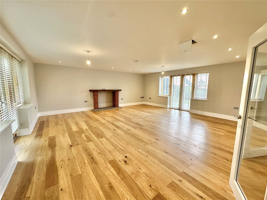 Property photo 2 of 24 Picture No. 09