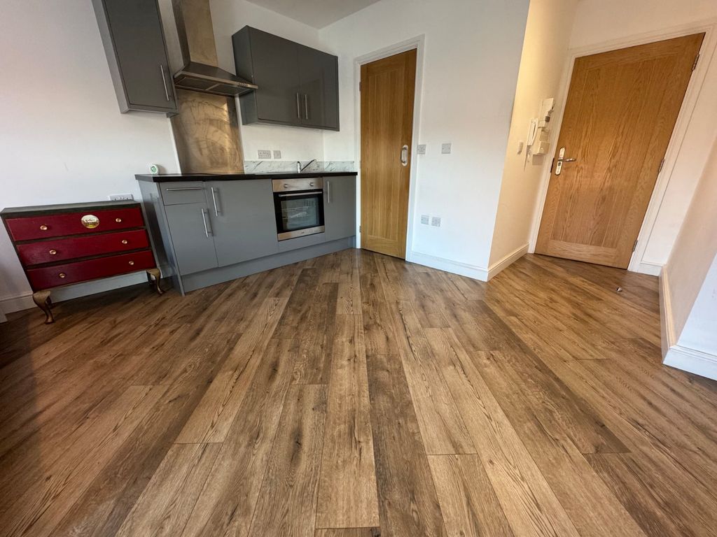 Property photo 2 of 8 Picture No. 05